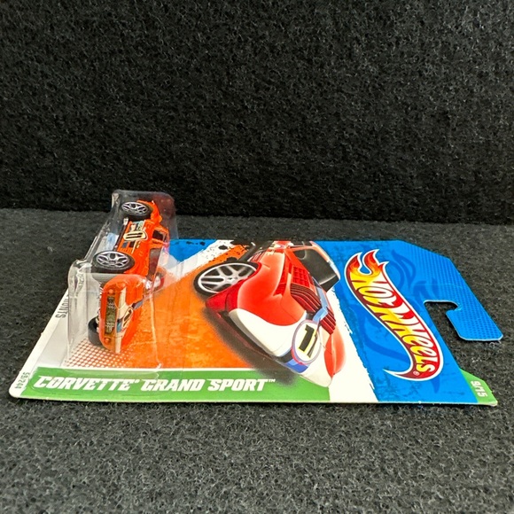 Hot Wheels 2011 Treasure Hunts Corvette Grand Sport - Picture 3 of 7